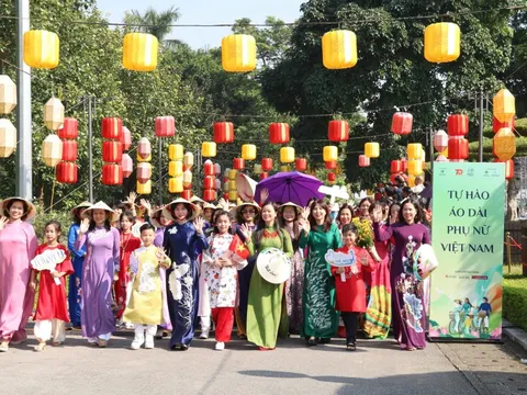 Carnaval Áo dài “Phụ nữ Thủ đô hội nhập và phát triển”