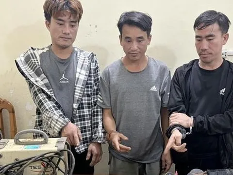 Bắt khẩn cấp 3 kẻ chế tạo súng tự chế, tàng trữ thuốc phiện