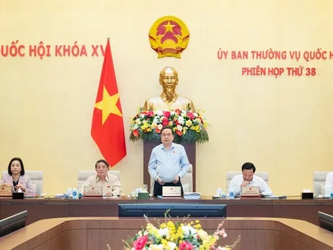 Khai mạc phiên họp thứ 38 của Ủy ban Thường vụ Quốc hội