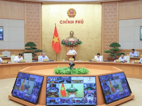 Thủ tướng: Nhiệm vụ cho tháng 10 và quý IV còn rất nặng nề