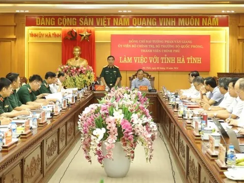 Bộ Quốc Phòng tặng 25 tỷ đồng cho Hà Tĩnh xây nhà tình nghĩa