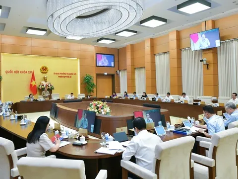 Kịp thời tháo gỡ khó khăn, vướng mắc về thể chế, khơi thông nguồn lực phát triển