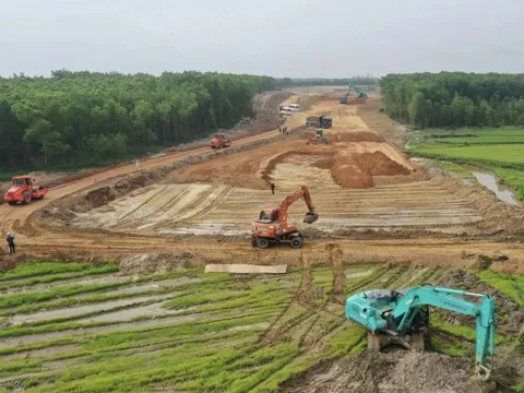 Điều chỉnh chủ trương chuyển mục đích sử dụng đất Dự án cao tốc Bắc - Nam phía Đông