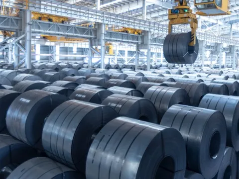 Thép cuộn cán nóng nhập khẩu tiếp tục 'ồ ạt' vào Việt Nam
