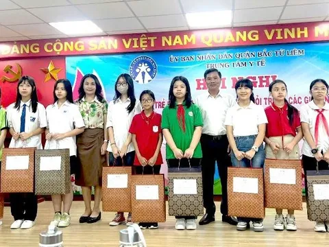 Quận Bắc Từ Liêm gặp mặt, biểu dương trẻ em gái chăm ngoan, học giỏi