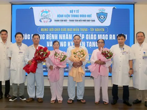 Giác mạc của 2 người hiến tặng mang lại ánh sáng cho 4 người