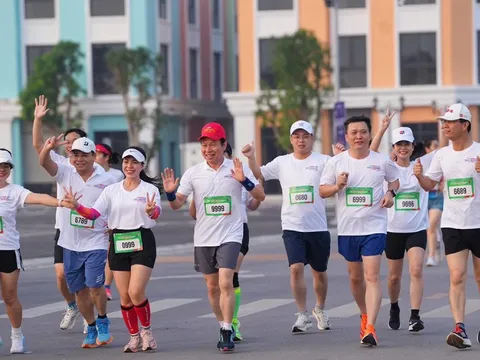 Bí thư Thành ủy Hải Phòng dự giải chạy gây quỹ ủng hộ đồng bào thiệt hại do bão