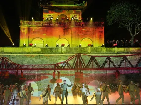 Tự hào, lắng đọng 'Hà Nội - Bản hùng ca phố'