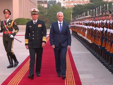 Bộ trưởng Quốc phòng Nga đến Trung Quốc để đàm phán quân sự