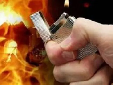 Điều tra vụ chồng dùng xăng đốt vợ bỏng 90% cơ thể