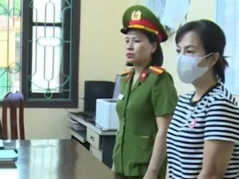 Chỉ đạo công nhân sản xuất hàng nhái, nữ giám đốc bị khởi tố