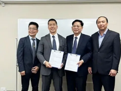 Chủ tịch tỉnh Kiên Giang chứng kiến Lễ ký kết giữa Cty Kiên Hùng và Cty Progress International