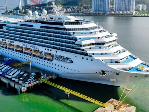 Du thuyền 5 sao đưa hơn 3.000 khách quốc tế đến Hạ Long