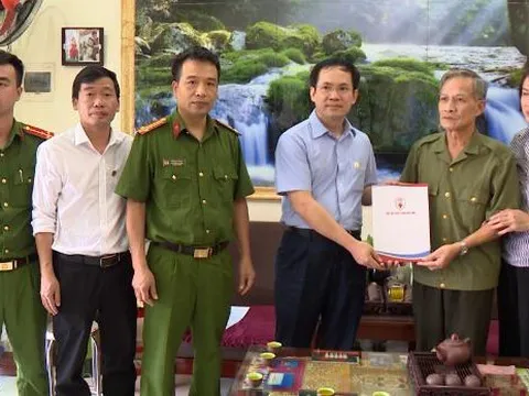 Ghi công cán bộ chiến sỹ CAND hy sinh trong thực hiện nhiệm vụ phòng chống bão số 3