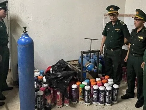 Triệt phá đường dây cung cấp khí cười N2O số lượng "khủng"