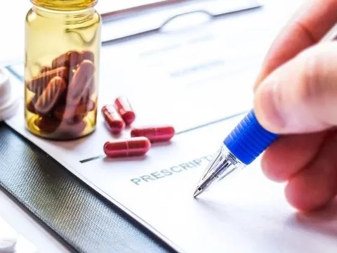 Mua bán thuốc kê đơn còn bất cập