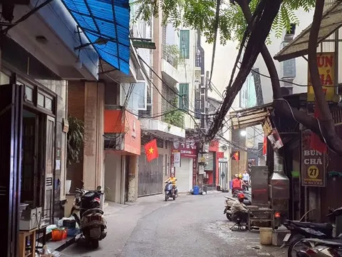 Vụ phát hiện thi thể cô gái ở chung cư Hà Nội: Người dân nói gì?