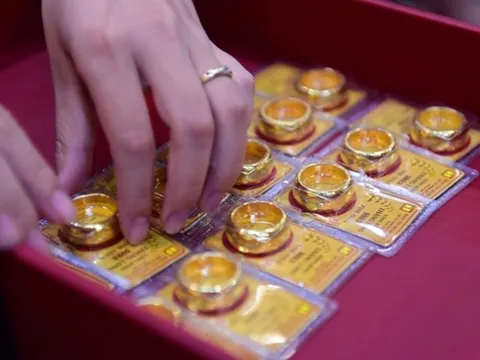 Giải pháp nào hạ nhiệt giá vàng đang "leo thang"?