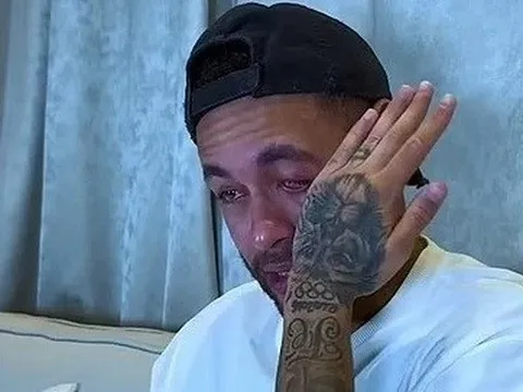 Neymar xúc động trong ngày sắp trở lại sau chấn thương dài hạn