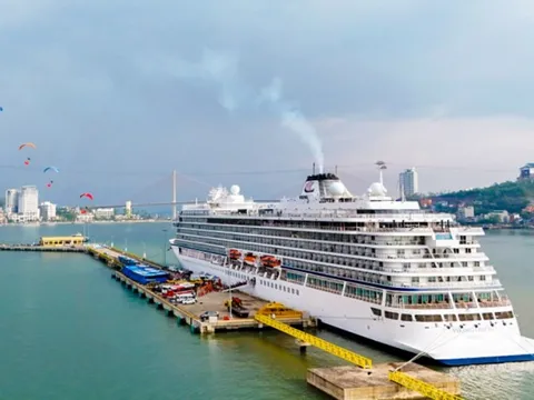 Vị khách quốc tế thứ 3 triệu đến Quảng Ninh bằng siêu du thuyền