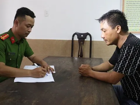 Bắt kẻ cầm đầu đường dây lừa bán tượng cổ giả