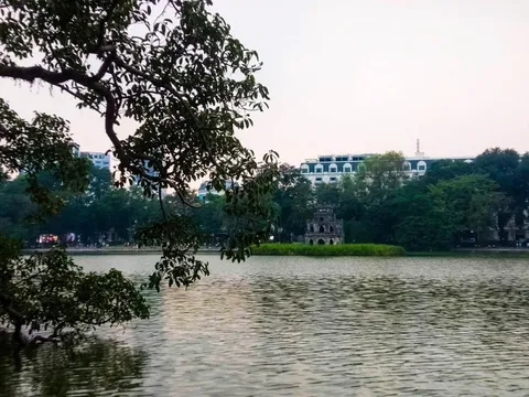 Những địa điểm lãng mạn “thả hồn” với mùa thu Hà Nội