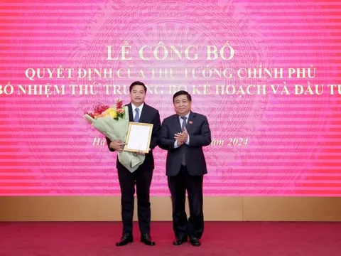 Trao quyết định bổ nhiệm Thứ trưởng Bộ Kế hoạch và Đầu tư Nguyễn Đức Tâm