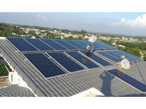 Nhiều chính sách khuyến khích phát triển điện mặt trời mái nhà tự sản xuất, tự tiêu thụ