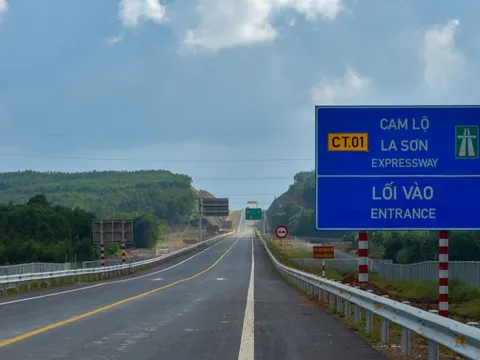 Phê duyệt chủ trương mở rộng cao tốc Cam Lộ - La Sơn lên 4 làn xe