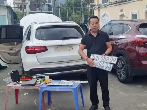 Bắt tài xế lái Mercedes giả danh công an xin bỏ qua vi phạm giao thông