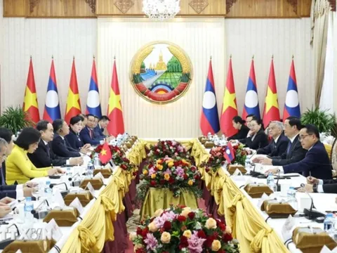 Việt Nam luôn dành ưu tiên cao nhất cho mối quan hệ với Lào