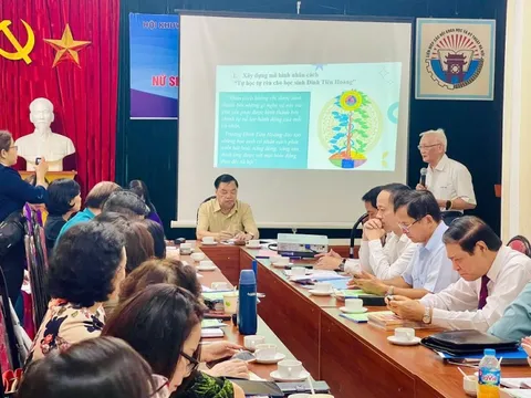 Tìm giải pháp khuyến khích nữ sinh viên - học sinh vượt khó, học giỏi