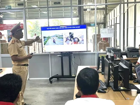 Giả cán bộ Sở Giao thông vận tải Đà Nẵng để lừa đảo