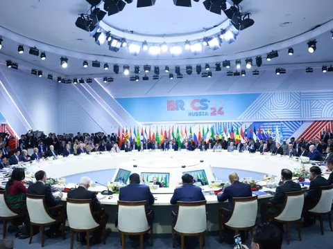 Thủ tướng đề xuất 5 kết nối chiến lược và chia sẻ bài học của Việt Nam tại Hội nghị BRICS