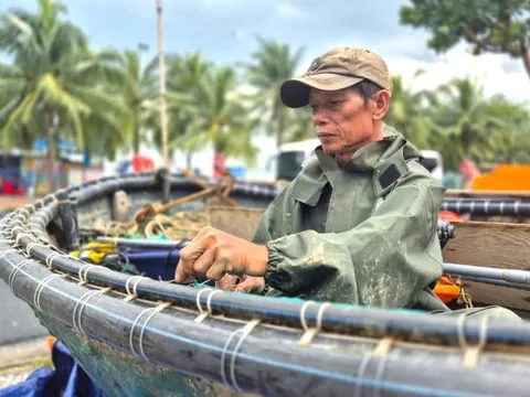 Ngư dân Đà Nẵng khẩn trương ứng phó bão số 6