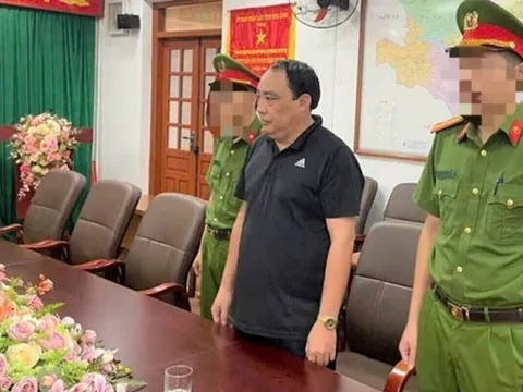Vì sao Phó chi cục trưởng Chi cục Thuế ở Hòa Bình bị khởi tố?