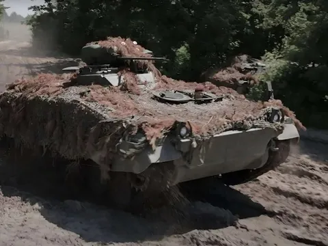 Đức “tiếp sức”, chuyển giao thêm 20 “chiến binh” đến Ukraine