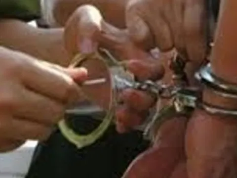 Truy tố 2 cựu cán bộ công an bảo kê đường dây ma túy xuyên Việt