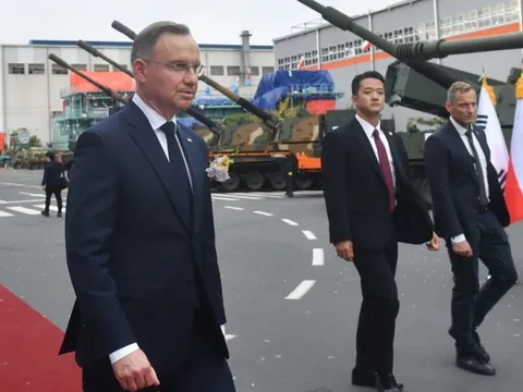 Ba Lan “dứt khoát” không chuyển vũ khí vừa mới mua cho Ukraine