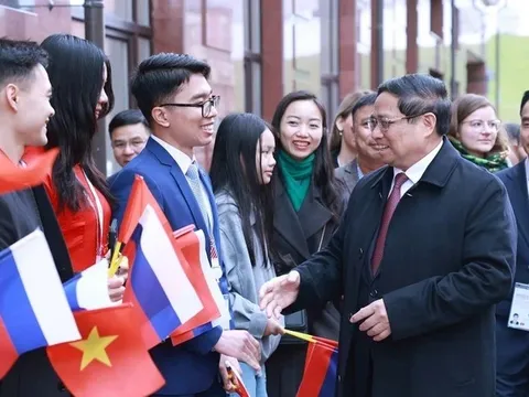 Lập đường dây nóng 24/24 để tiếp nhận, giúp đỡ kiều bào