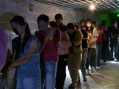 Bí mật bên trong đường hầm dài trên 300m