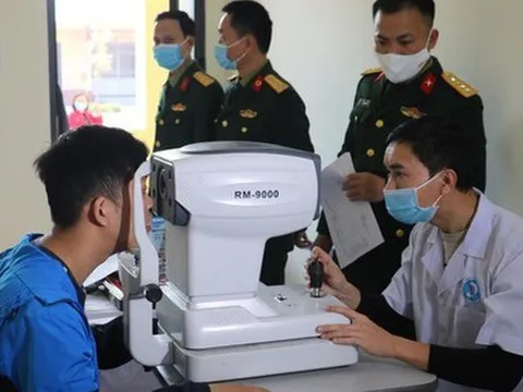 Bộ Quốc phòng thông tin về phân loại các bệnh về mắt khi khám nghĩa vụ quân sự