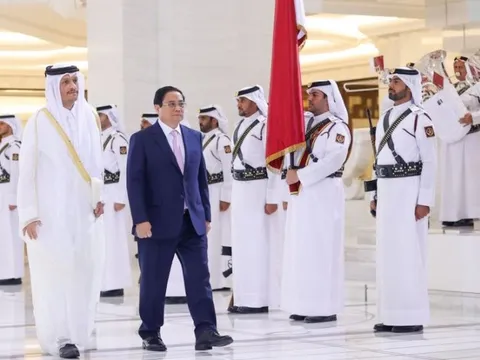Lễ đón trọng thể Thủ tướng Phạm Minh Chính tại Hoàng Cung Qatar