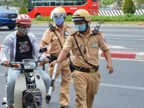 Những trường hợp cảnh sát giao thông được dừng xe từ 1/1/2025, ai cũng nên biết