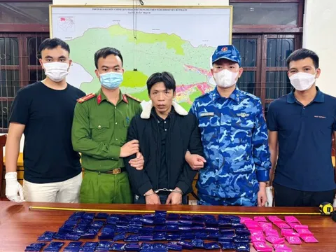 Đang đợi giao hàng, đối tượng bị bắt quả tang cùng 18.000 viên ma túy