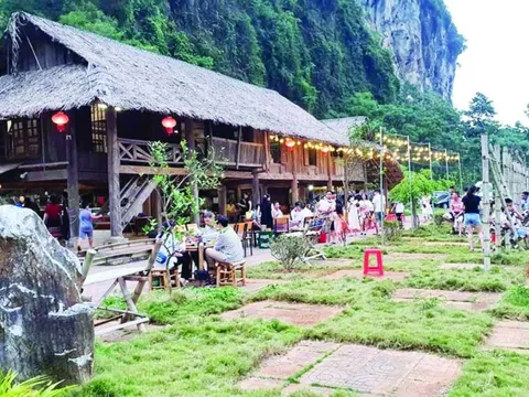 Phát triển du lịch cộng đồng theo hướng chuyên nghiệp hoá, tiến tới hình thành Làng nghề du lịch cộng đồng