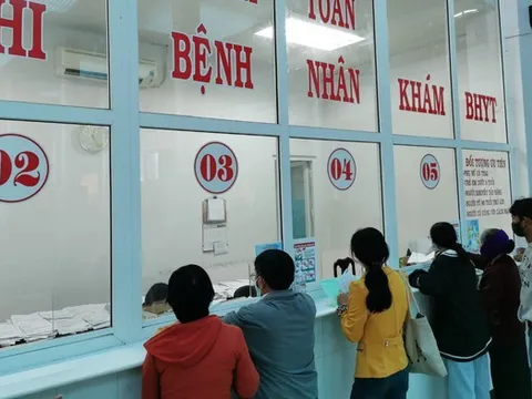 Người bệnh BHYT mua thuốc bên ngoài, ĐBQH lo chất lượng