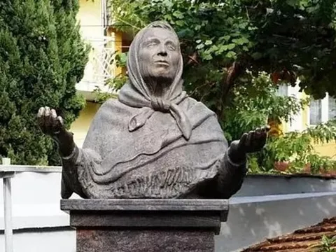 Nữ tiên tri mù người Bulgaria dự đoán xung đột toàn cầu