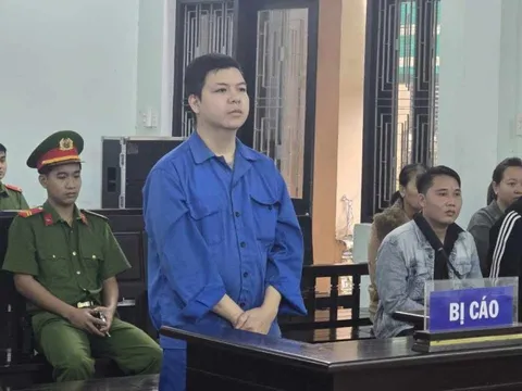 Thừa Thiên-Huế: Lĩnh án 18 năm tù vì đâm chết bạn nhậu