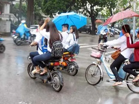 Đi xe đạp điện, có phải đội mũ bảo hiểm?